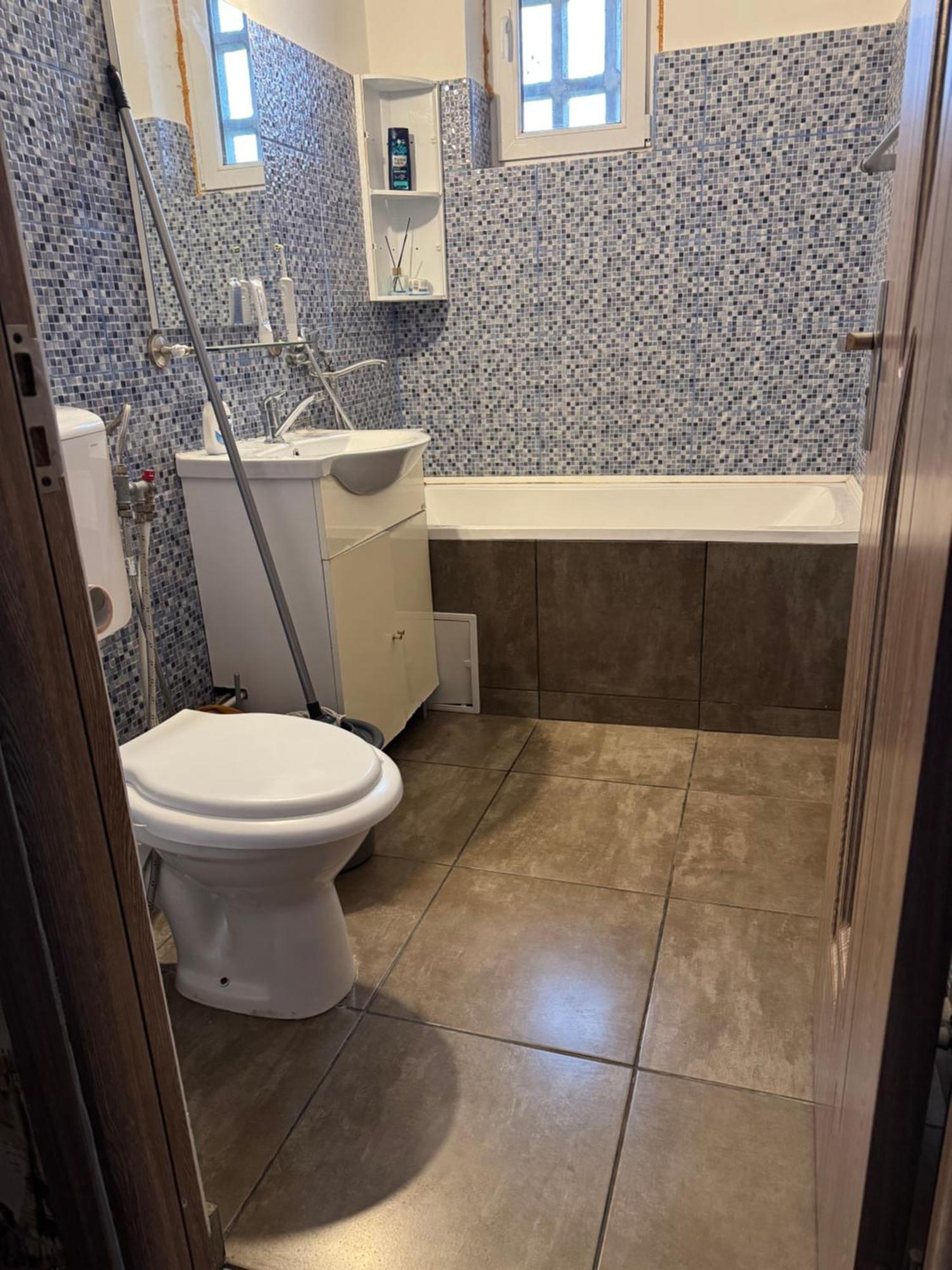 Apartament Bld N Titulescu Craiova Exteriör bild